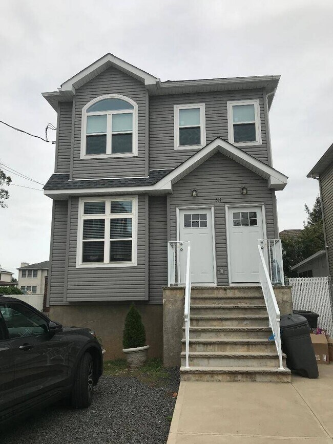 Building Photo - 311 Yetman Ave