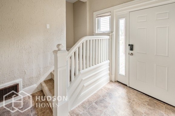 Foto del edificio - NOW AVAILABLE! - 4902 PADDOCK RD Unit 2, C...