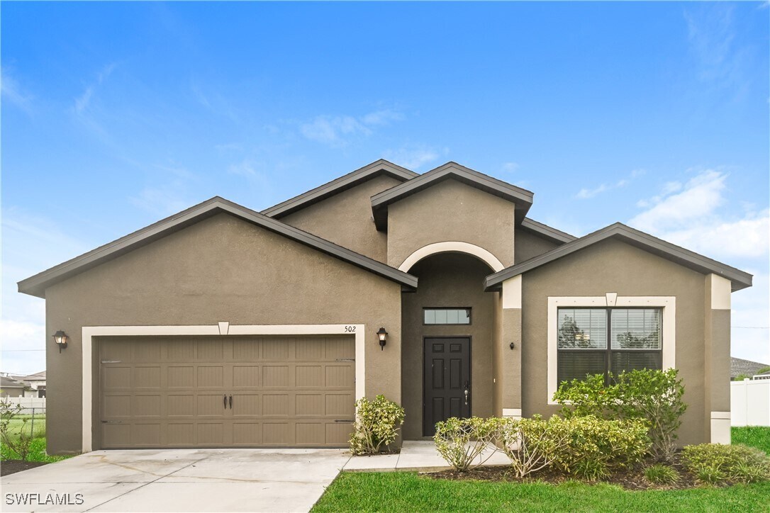 Foto principal - 502 SW 19th Ln