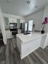 Building Photo - 4006 Santa Maria Dr