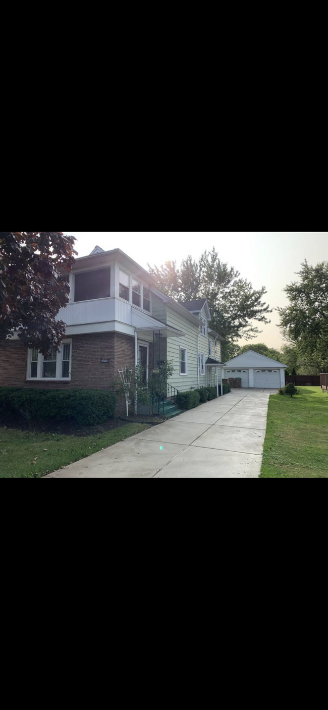 Building Photo - 572 Beach Rd