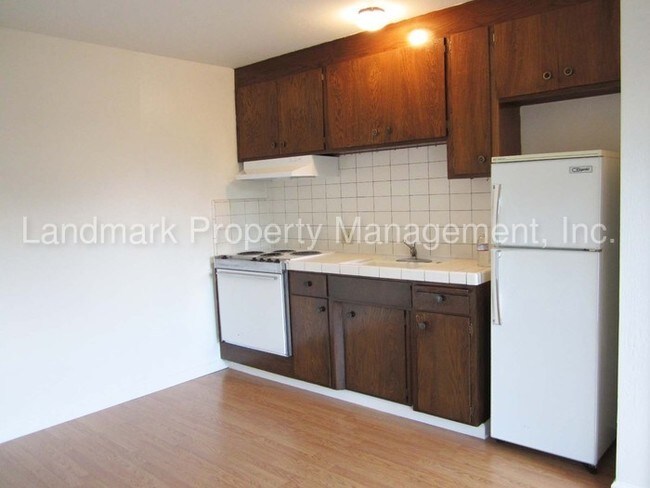 Building Photo - 15265 La Alameda Dr