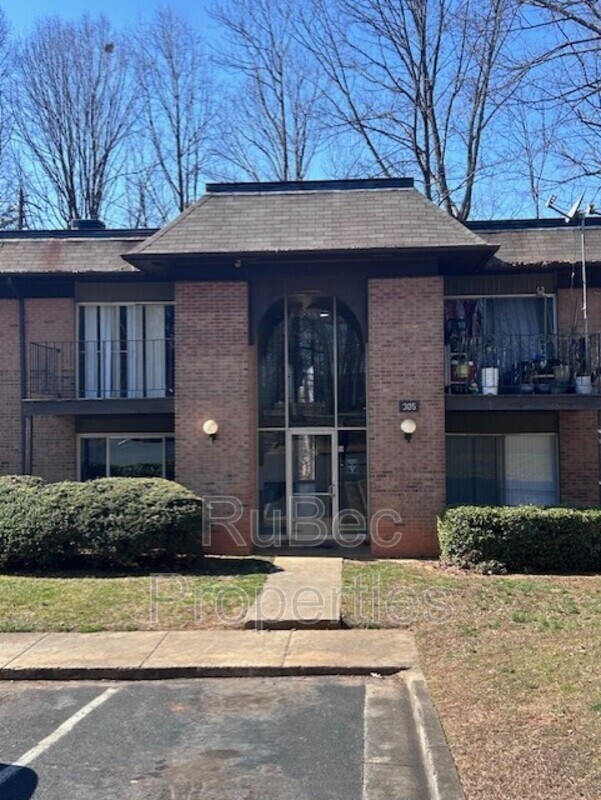 Foto principal - 305 Orchard Trace Ln