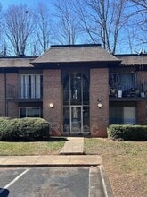 Building Photo - 305 Orchard Trace Ln