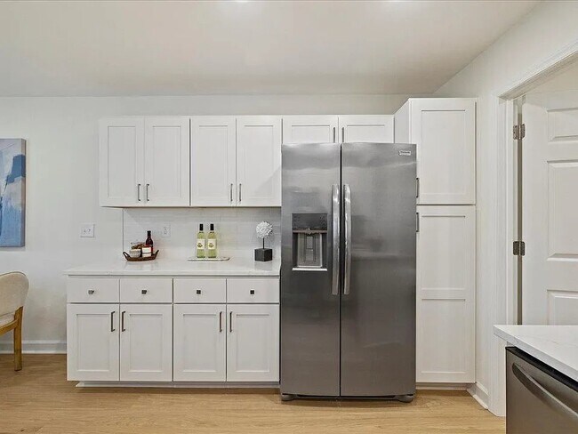 Building Photo - 1309 Hudson Ave