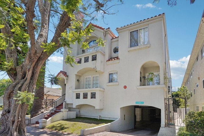 Foto del edificio - 1751 Barry Ave