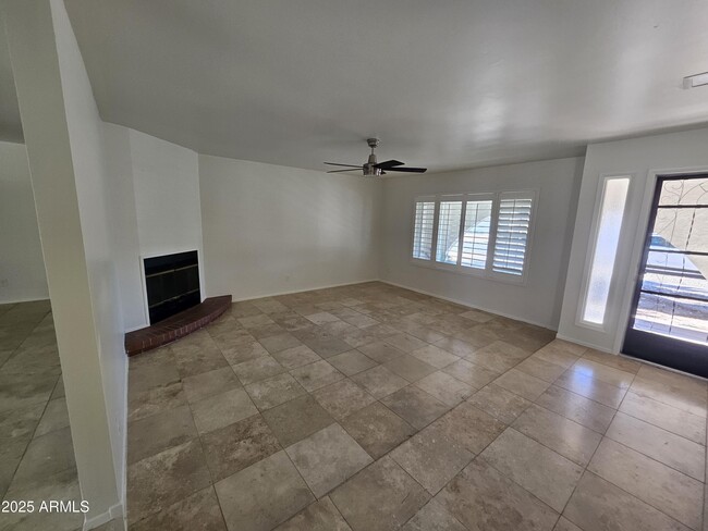 Foto del edificio - 2262 S Las Flores