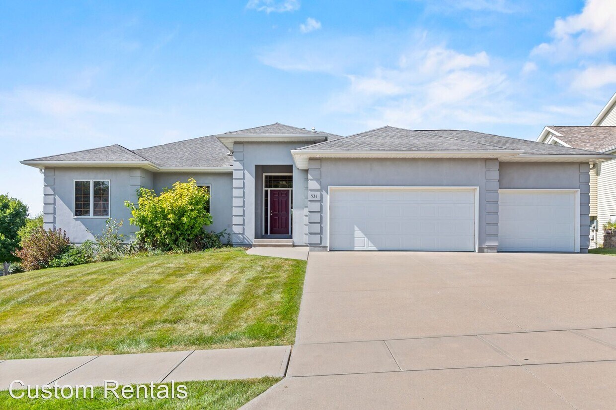 Foto principal - 5 br, 3 bath House - 931 Tamarack Trail