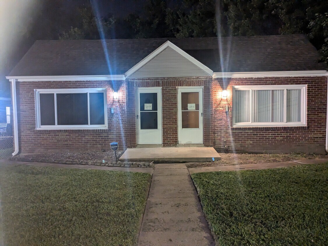 6504 y 6506 Lillian Ave - 6504 Lillian Ave