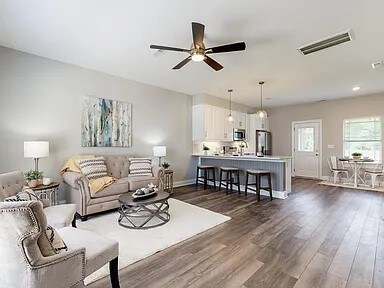 Foto del edificio - 555 Gresham Ln