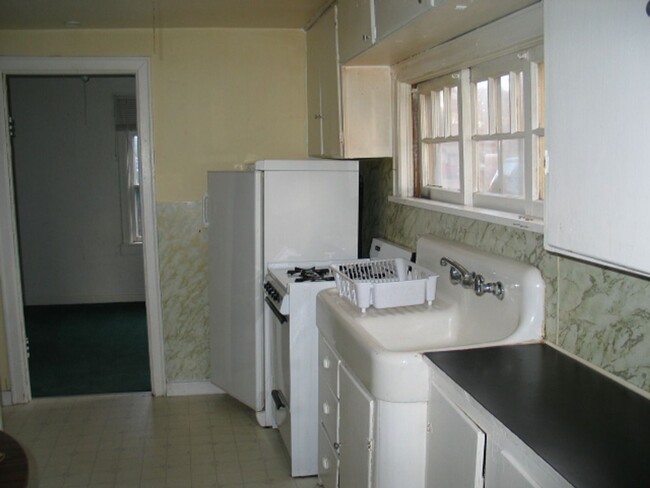 Building Photo - Ekberg 221