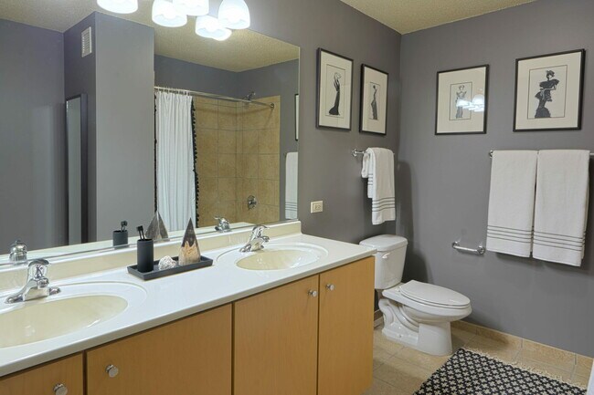 Foto del edificio - Gorgeous Unit in Luxury Highrise