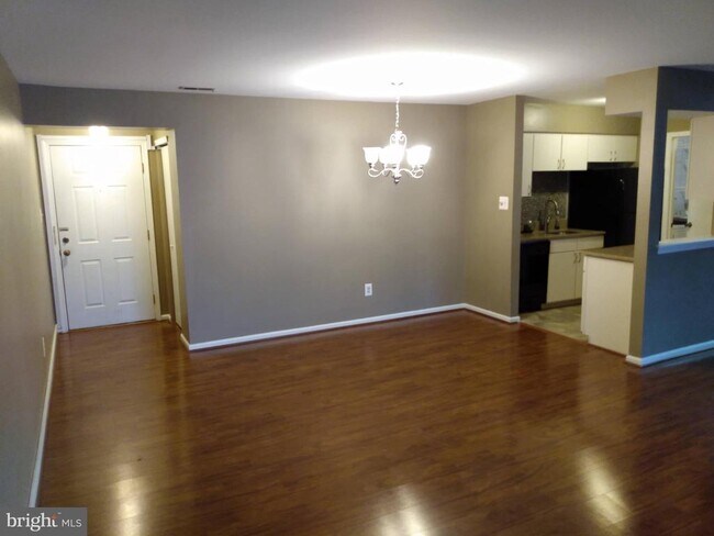 Building Photo - 136 Alpha Ct