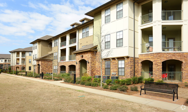 Building Photo - Tapestry Park