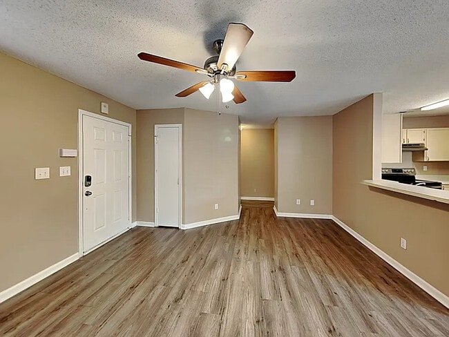 Building Photo - 5049 Parade Ln SW