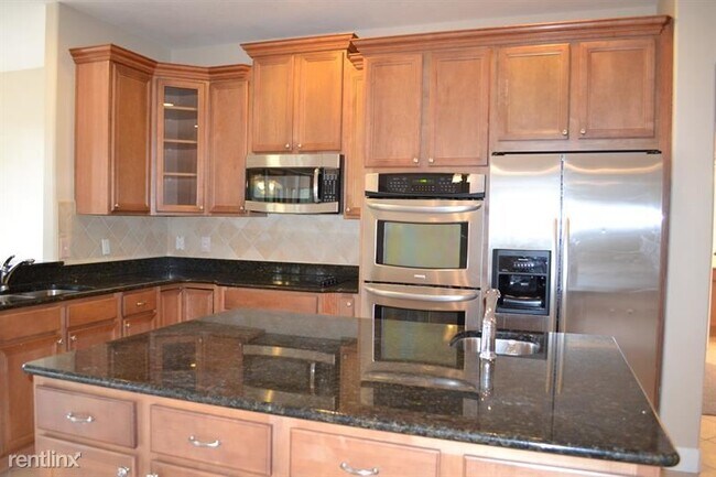 Building Photo - 4 br, 3 bath House - 1042 Spinning Wheel Dr
