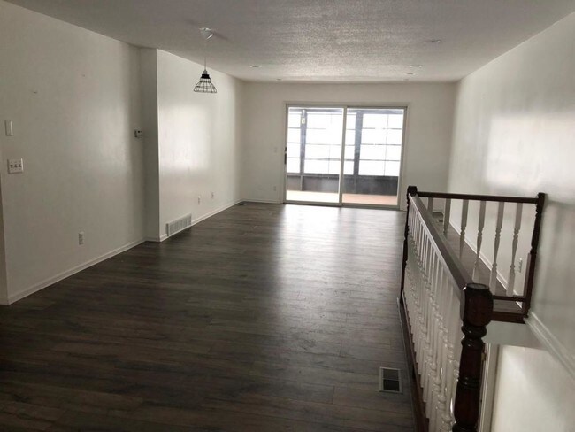 Building Photo - 265 Bona Vista Dr NW