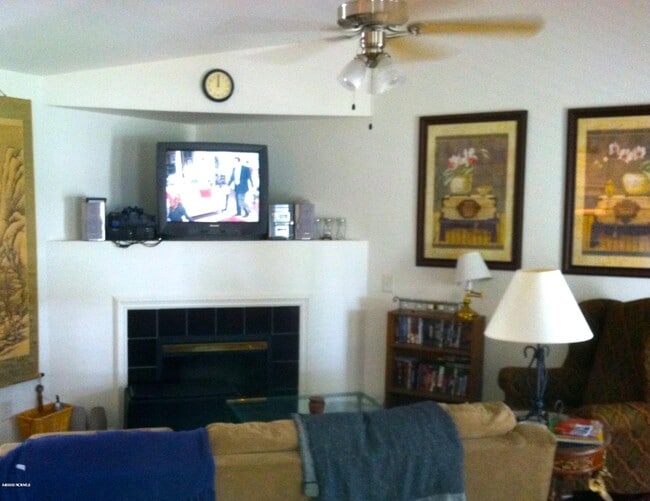 Building Photo - 2227 Locksley Woods Dr