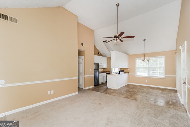 Building Photo - 55 Jennifer Ln