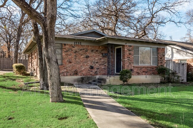 Building Photo - 1732 Holt St