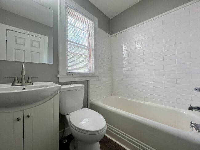 Building Photo - 3326 Fremont Ave N