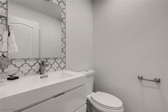 Building Photo - 1601 Vespertina Ct
