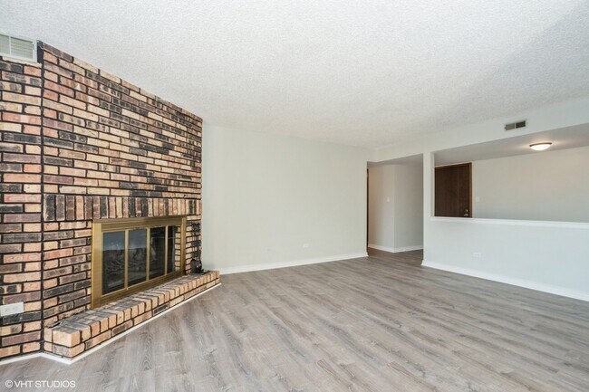 Building Photo - 11137 E Rd
