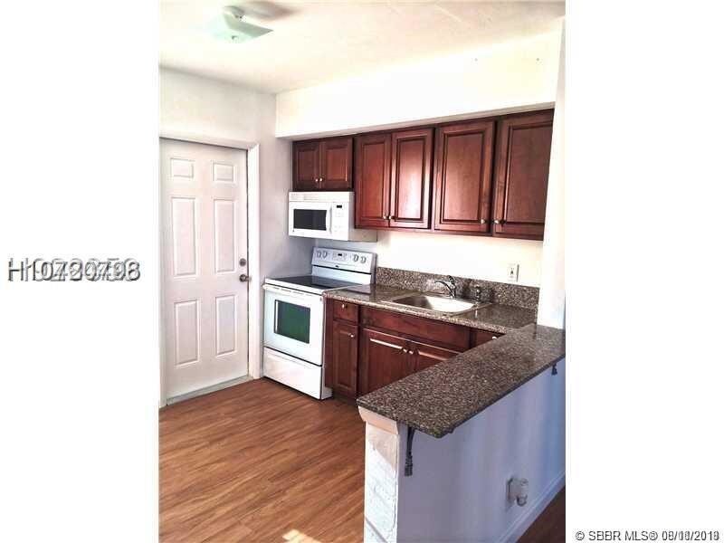 Primary Photo - 1121 Lucerne Ave