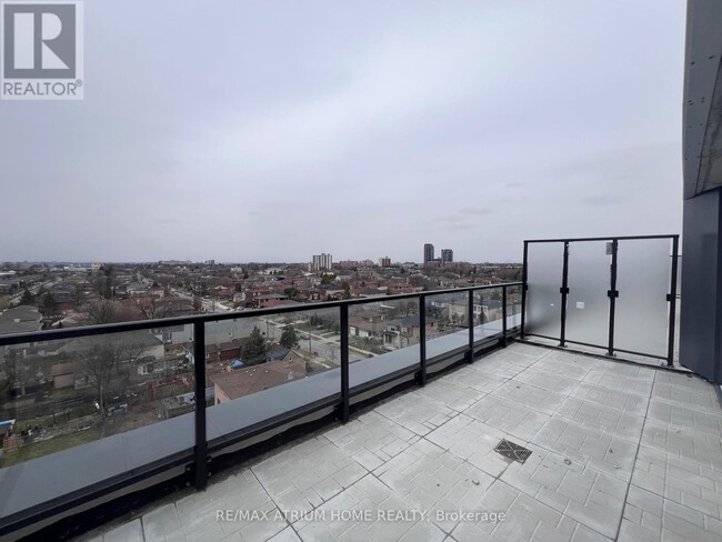 Photo du bâtiment - 556-556 Marlee Ave