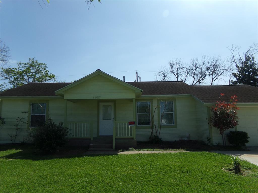 1927 N Avenue G, Freeport, TX 77541 House Rental in Freeport, TX