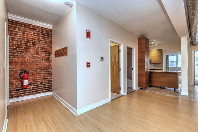 Foto del edificio - 844 Grand Ave