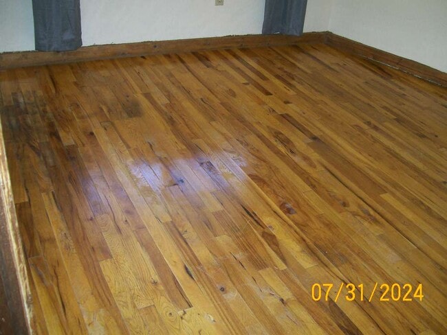 Foto del edificio - 528 N M St