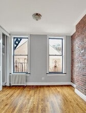 Building Photo - 250 Mott St