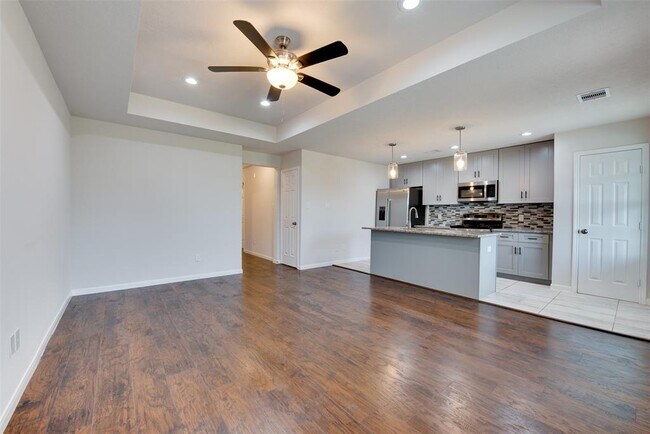 Building Photo - 5405 Groveton St