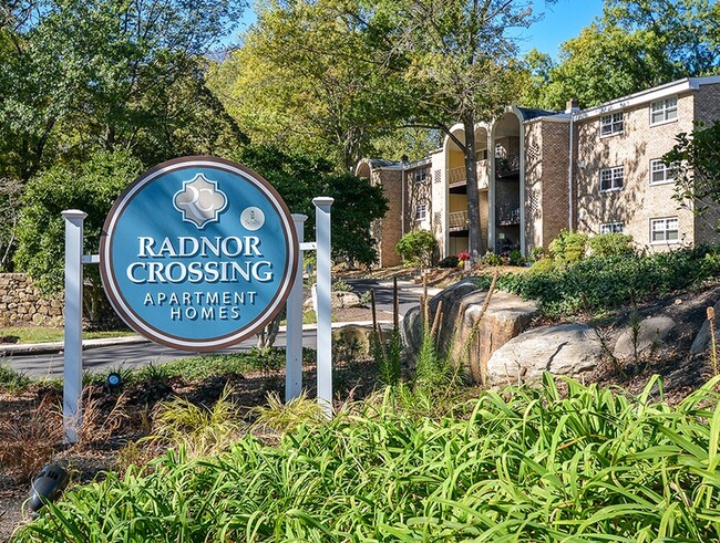 Signage - Radnor Crossing