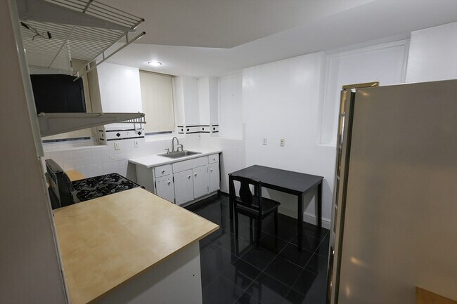 Foto del edificio - 235 Savin Hill Ave