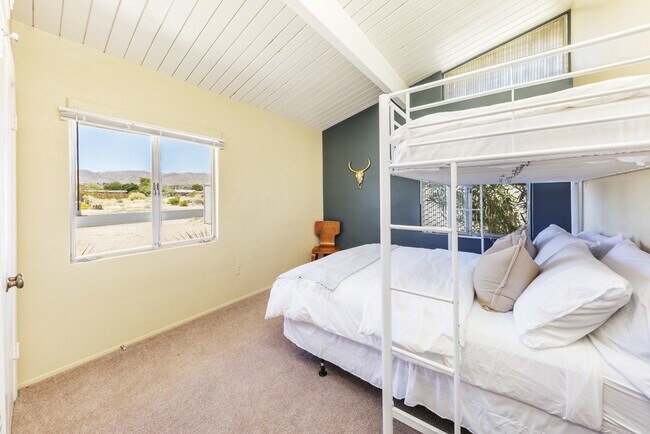 Foto del edificio - Cozy 2 bed/1 Bath house-UNFURNISHED **
