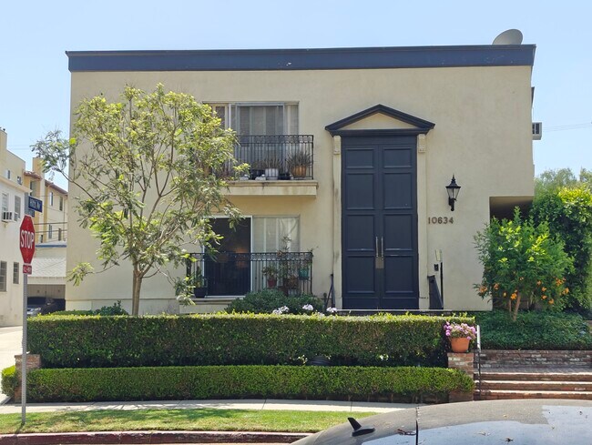 Building Photo - 10634 Holman Ave