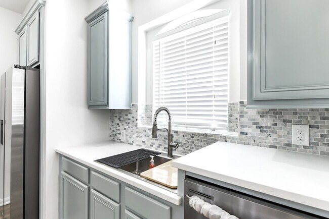 Building Photo - 21823 Mystic Point Ct