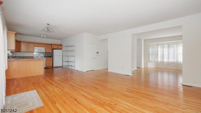 Building Photo - 241 Cranford Ave