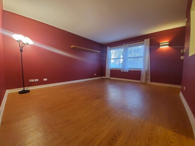 Building Photo - 1449 W Lexington St
