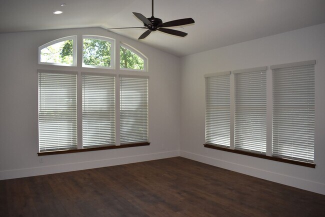 Building Photo - Brand new ADU unit!