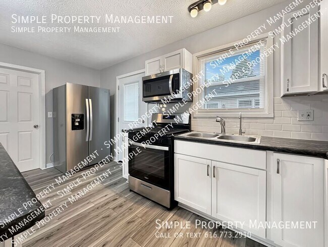 Building Photo - 12979 Roughys Dr