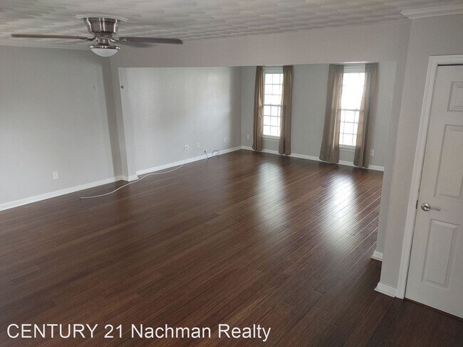 Building Photo - 4 br, 2.5 bath House - 4613 Mistral Lane