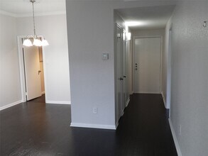 Building Photo - 2400 N Braeswood Blvd