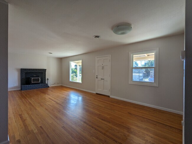 Building Photo - 730 Marvin Way