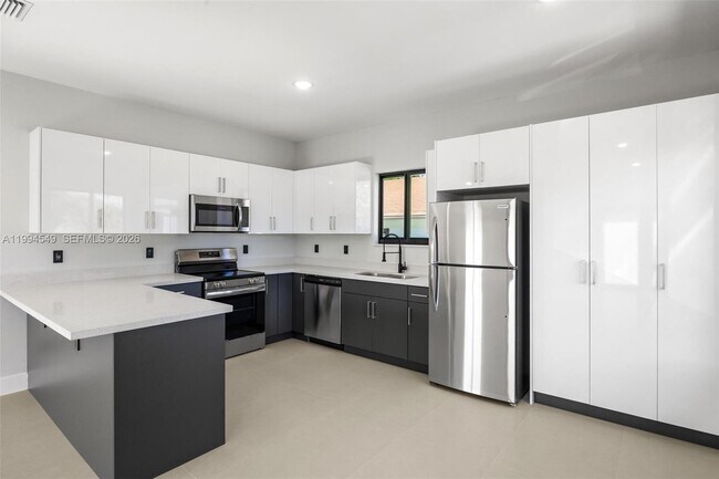 Foto del edificio - 601 NW 3rd Ave