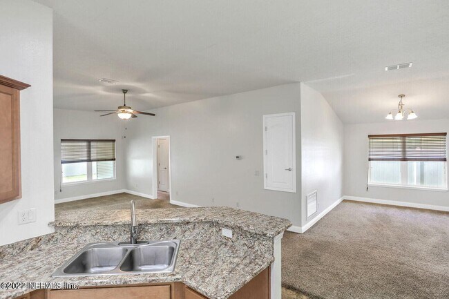 Foto del edificio - 5816 Round Table Rd