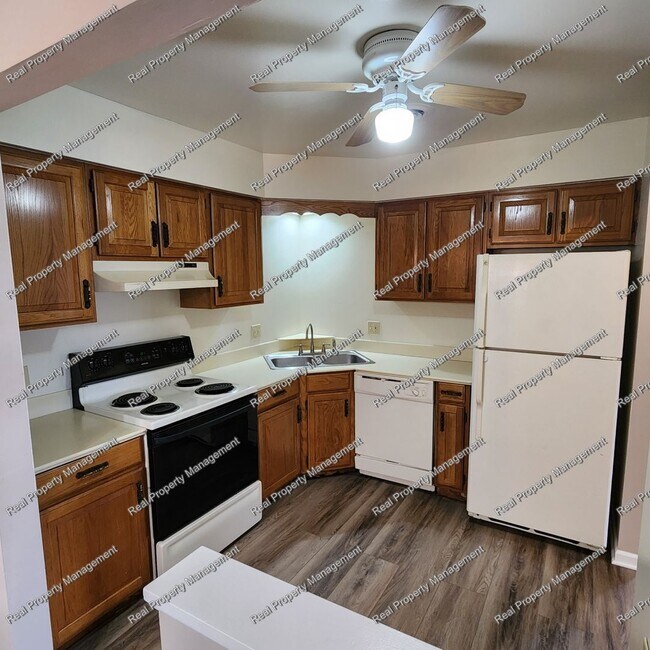 Foto del edificio - Updated 2 bedroom Condo