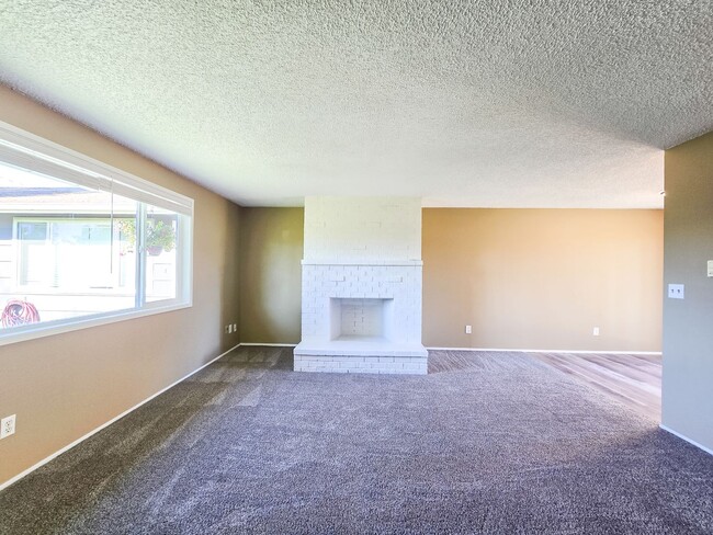 Foto del edificio - Remodeled Unit in Duplex